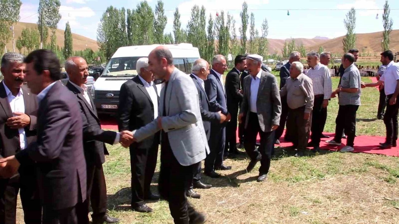 Geline kilolarca altın, damada ise 2 milyon TL takıldı