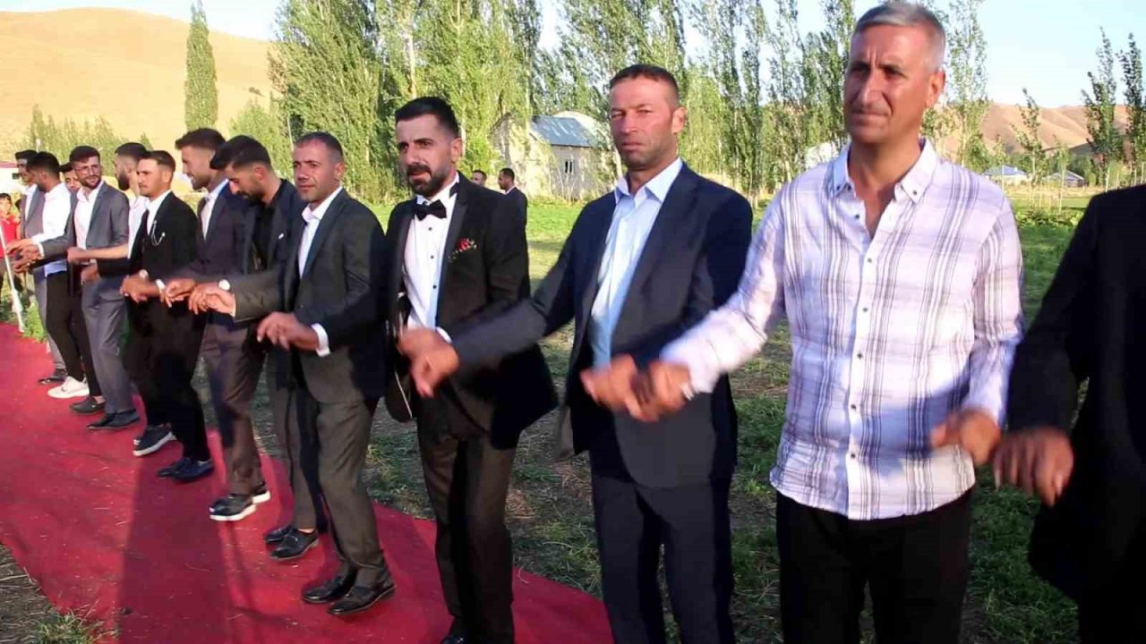 Geline kilolarca altın, damada ise 2 milyon TL takıldı