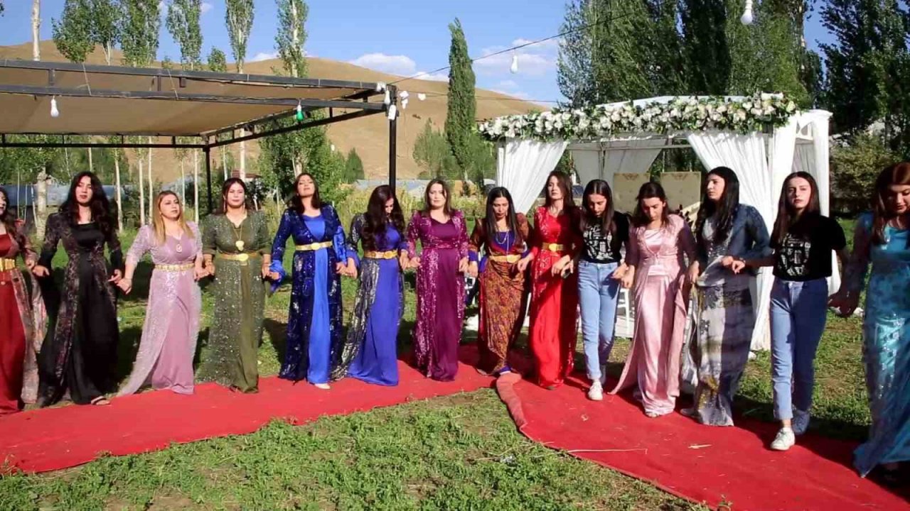 Geline kilolarca altın, damada ise 2 milyon TL takıldı