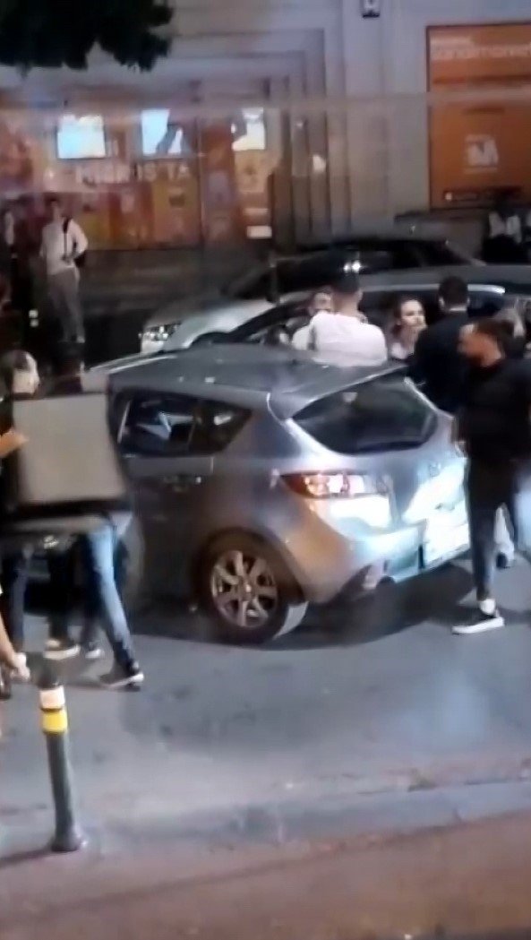 Caddebostan’da yol kavgasında tekme ve yumruklar havada uçuştu