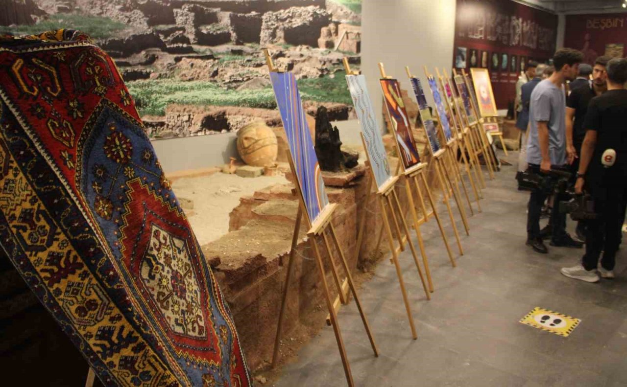 ’Sandıkta Açan Sümbüller’ Sergisi Açıldı