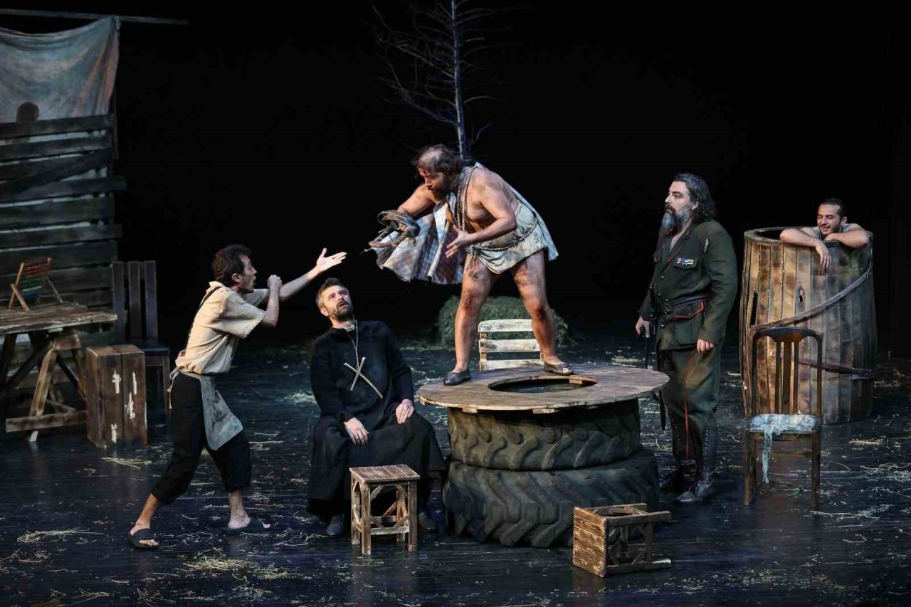 İzmir Büyükşehir Belediyesi Şehir Tiyatroları, 9 Eylül’de sahnede olacak