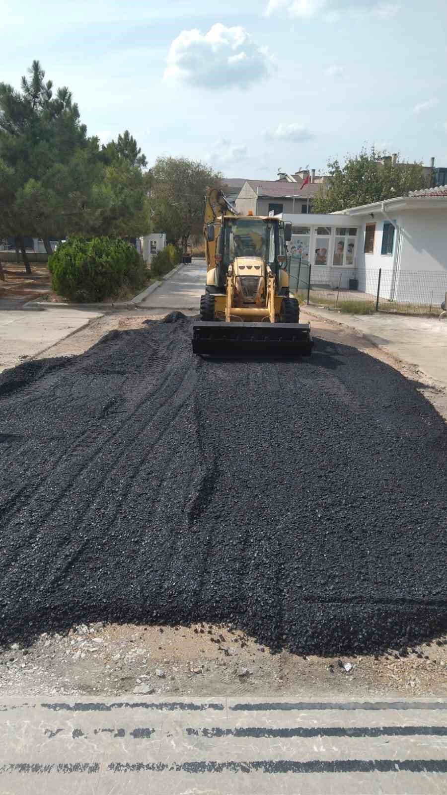 Karesi’de asfaltlama çalışmaları sürüyor