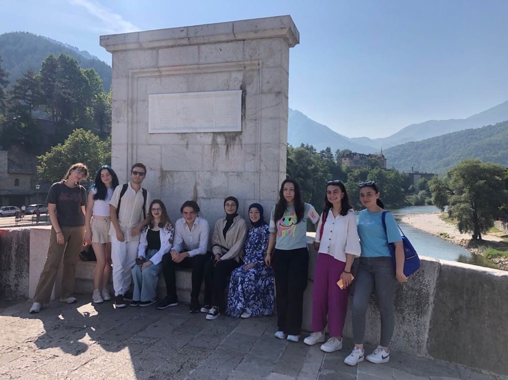 Başarılı öğrenciler Balkan turu yaptı