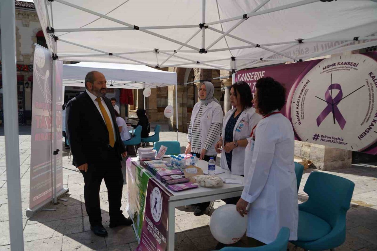 Kastamonu’da “Halk Sağlığı Sokağı” kuruldu, vatandaşlara ücretsiz sağlık testleri yapıldı