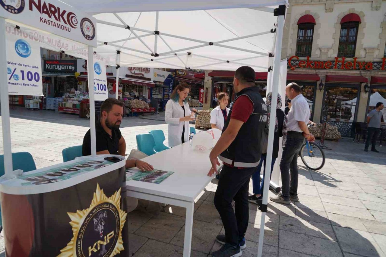 Kastamonu’da “Halk Sağlığı Sokağı” kuruldu, vatandaşlara ücretsiz sağlık testleri yapıldı