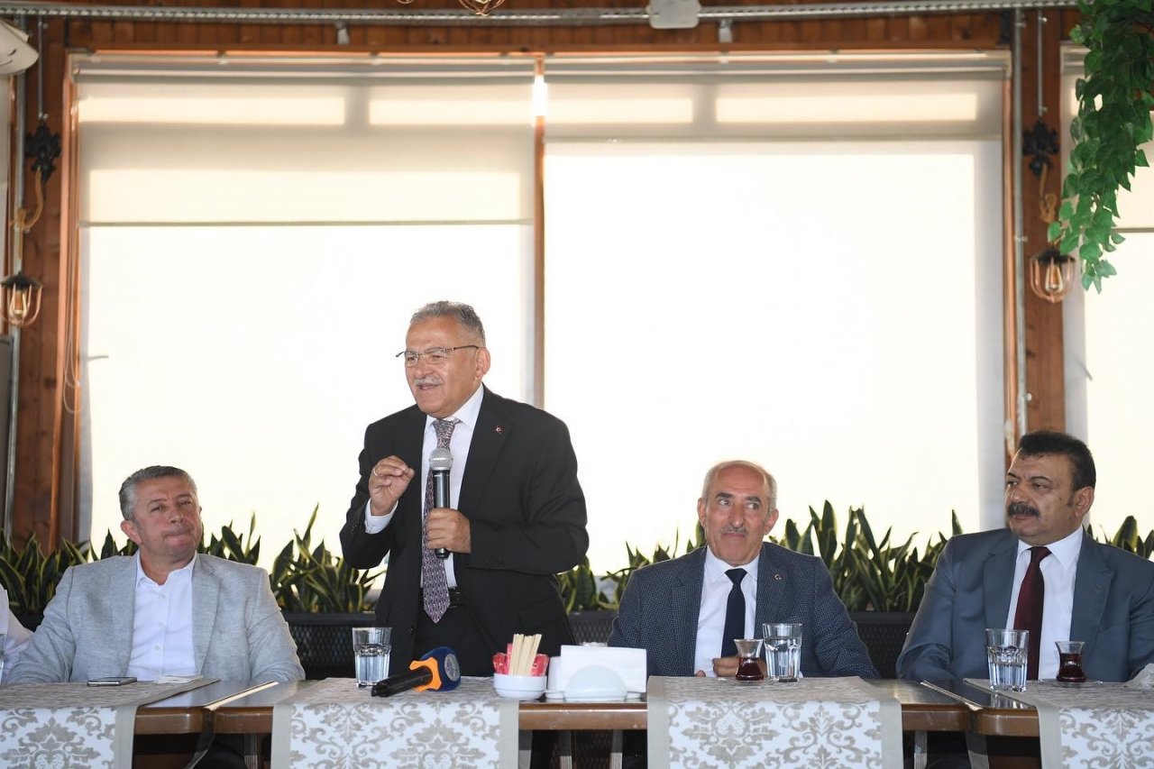 Başkan Büyükkılıç, 41 esnaf odası başkanı ile bir araya geldi