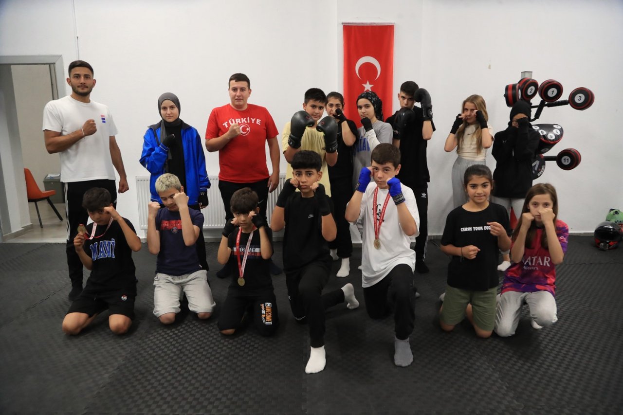 Pamukkaleli gençler, yaz kurslarına yoğun ilgi gösterdi