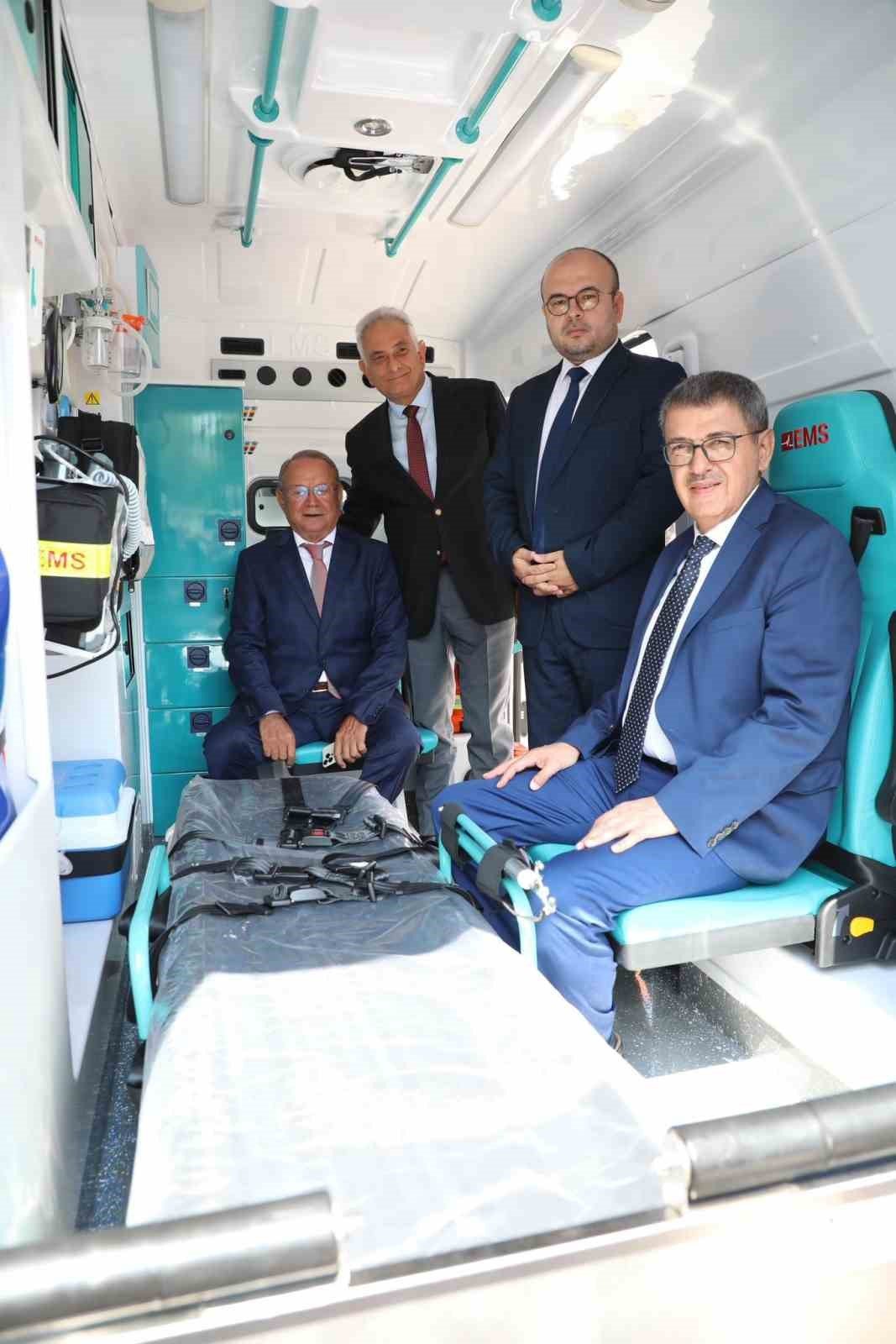 PAÜ Hastanesine yeni bir ambulans bağışlandı