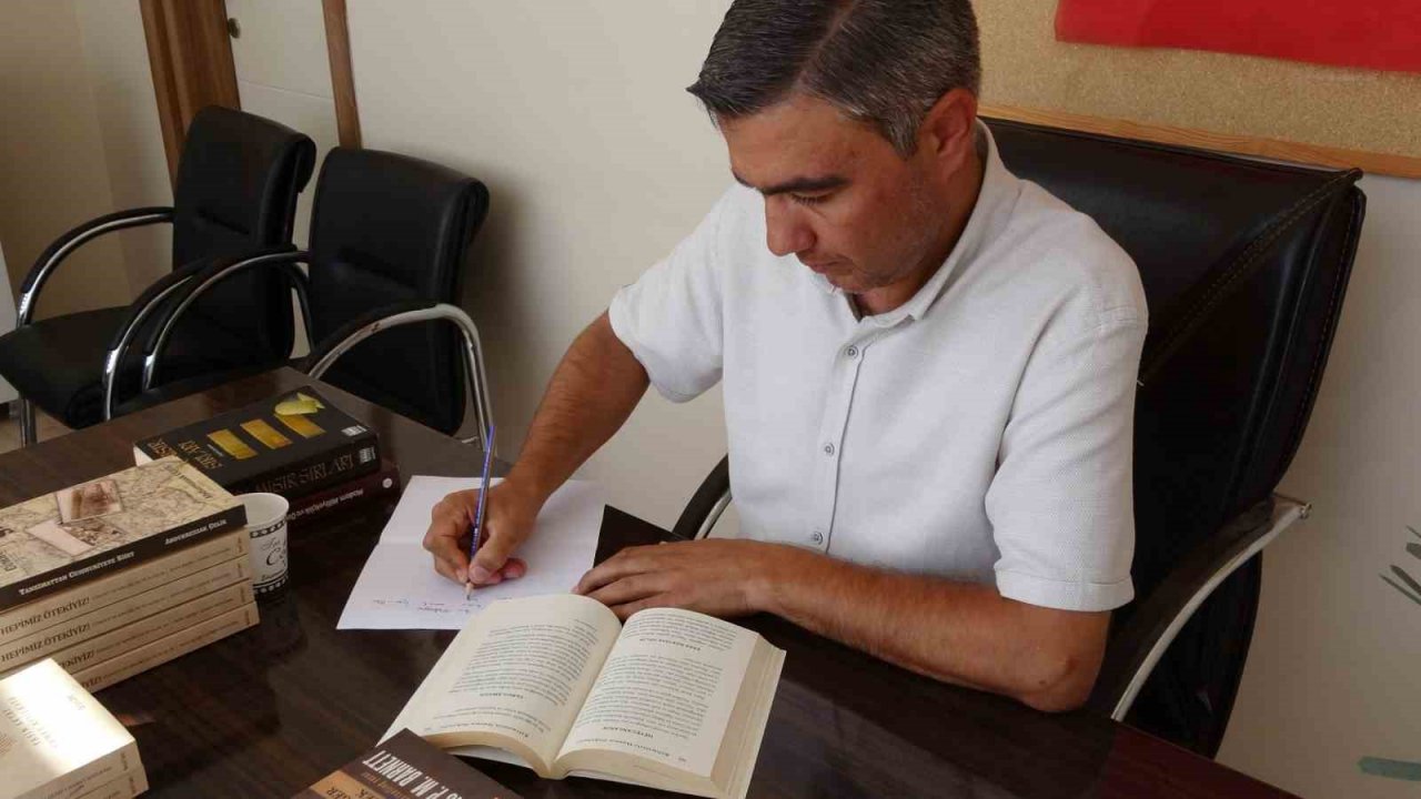 Ailelere okul fobisi olan çocukları için evi "okul ortamına çevirme" önerisi