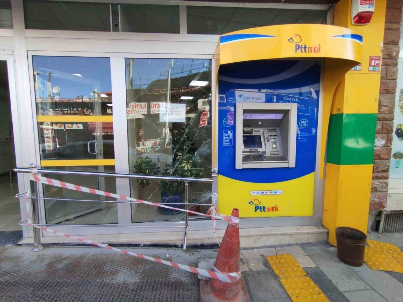 Faciadan kıl payı dönüldü, o anlar güvenlik kamerasına yansıdı