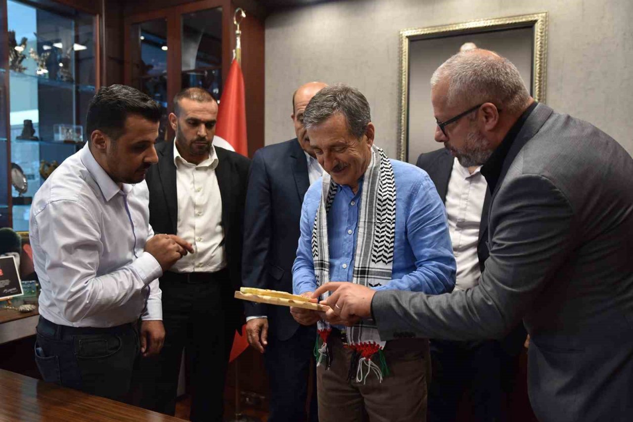 Filistin heyeti Tepebaşı’na hayran kaldı