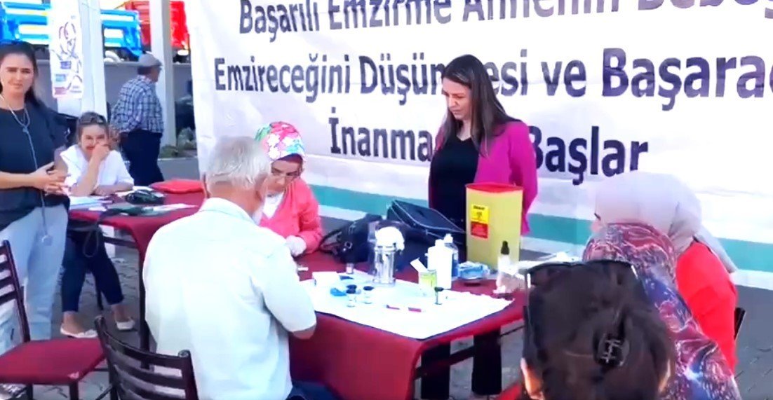 Vatandaşlar semt pazarında hem bilinçlendi hem de kan şekeri ve tansiyonunu ölçtürdü