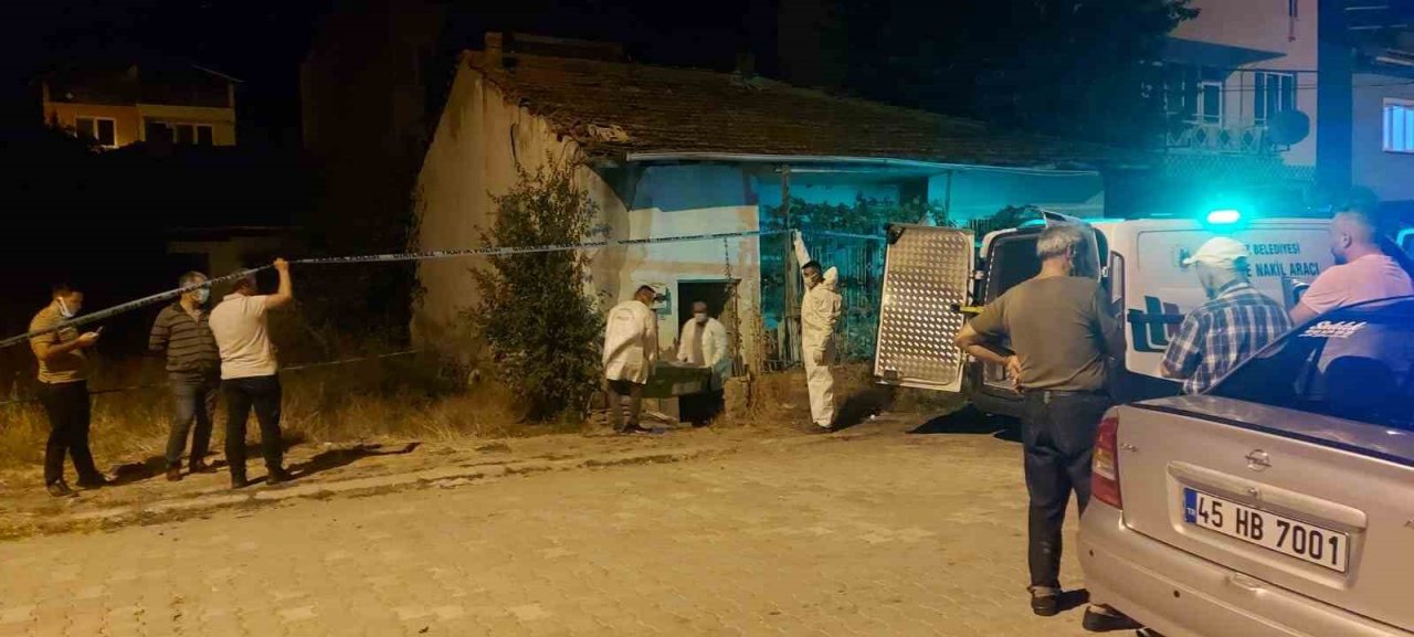 Uşak’ta yaşlı adam evinde ölü olarak bulundu