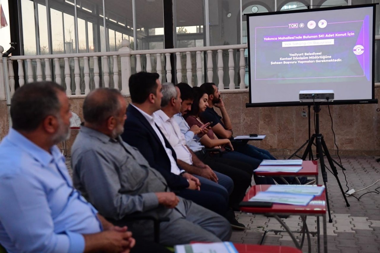 Yeşilyurt’ta muhtarlarla deprem toplantısı