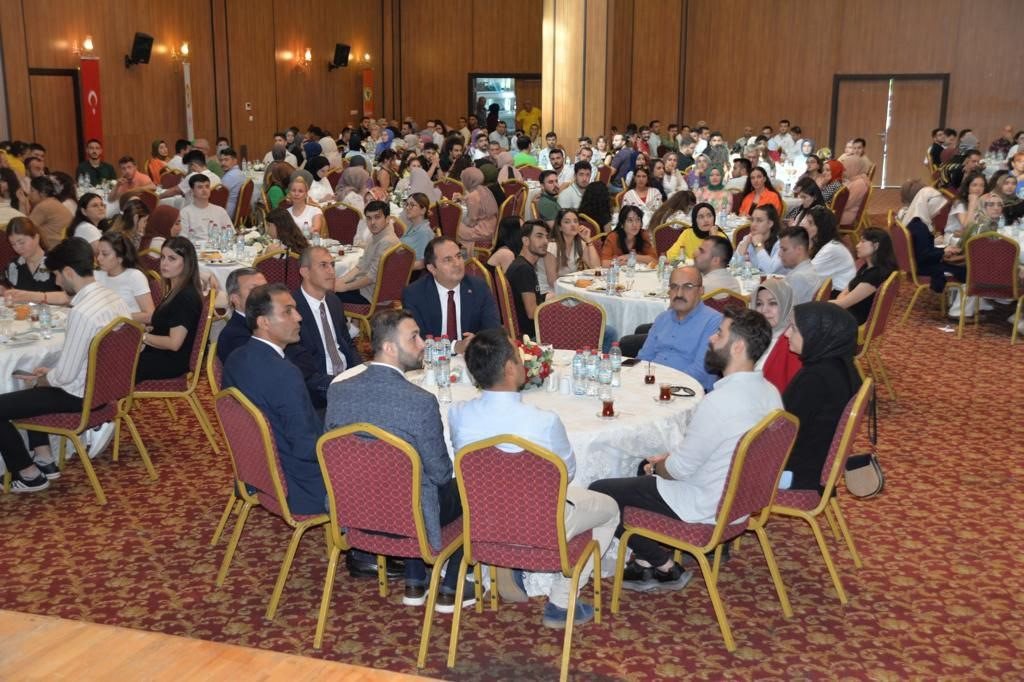 Yüreğir’e 400 öğretmen atandı