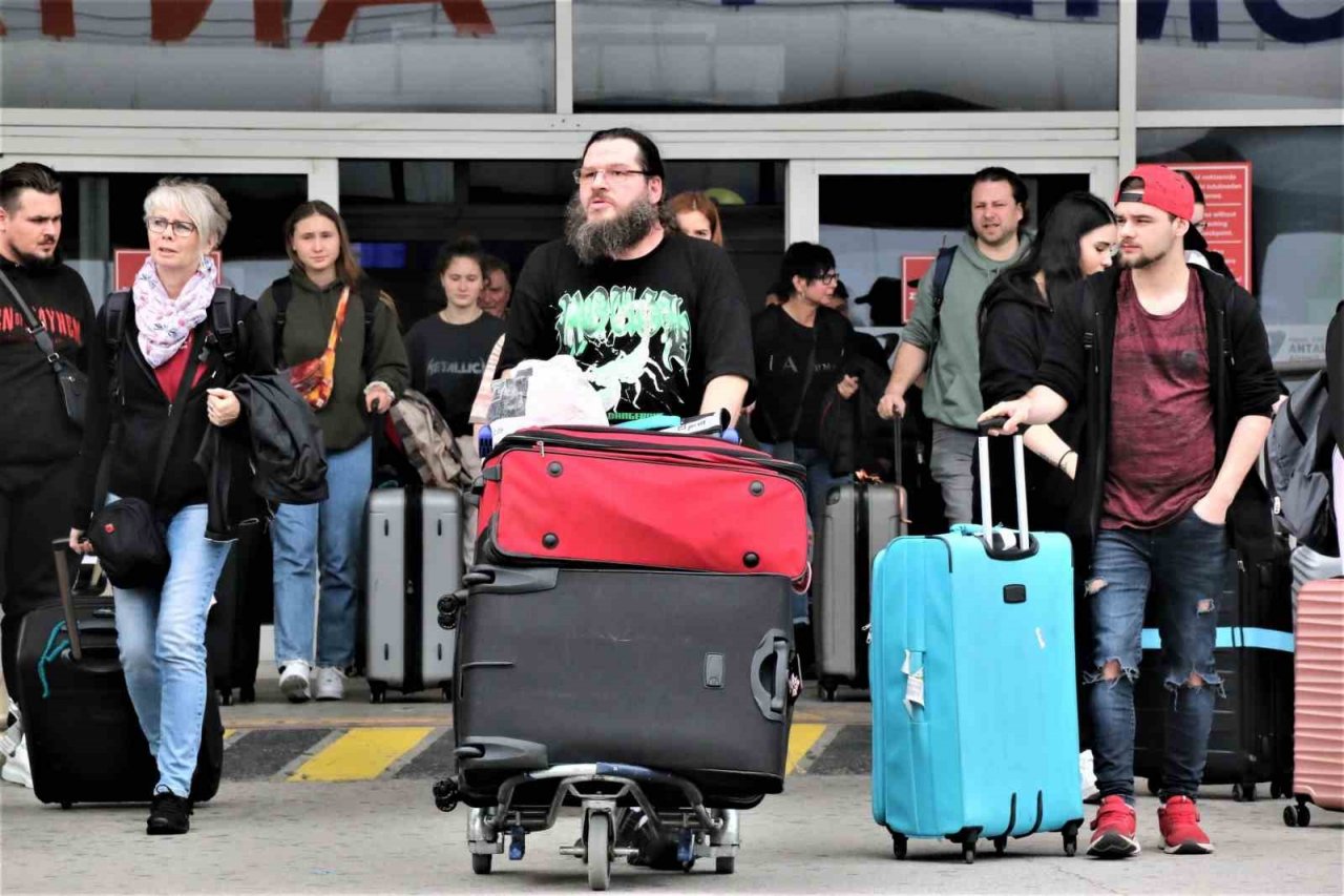 Antalya’ya gelen ziyaretçi sayısı 11 milyonu geçti