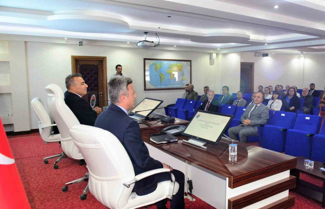 Ardahan’da ‘Eğitim-Öğretime Hazırlık Toplantısı’ Gerçekleştirildi