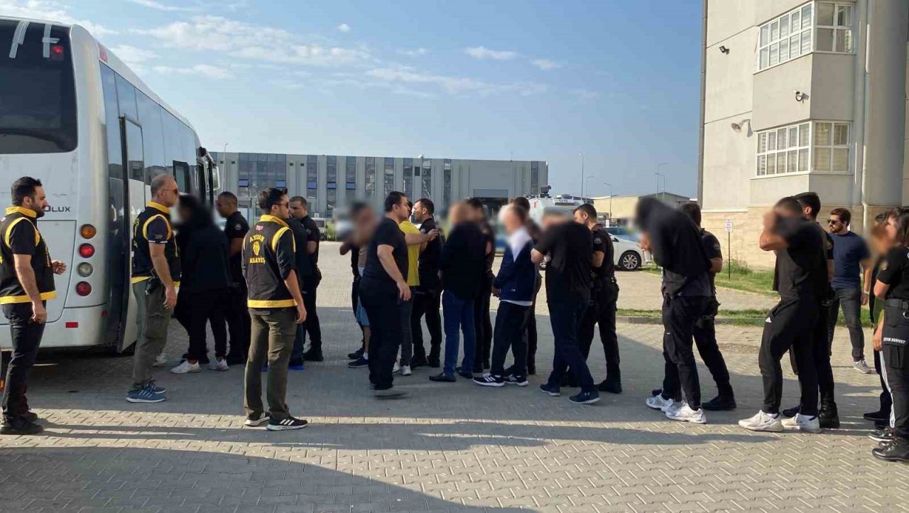 Aydın’da dev fuhuş operasyonu: 30 ekip 200 personel katıldı