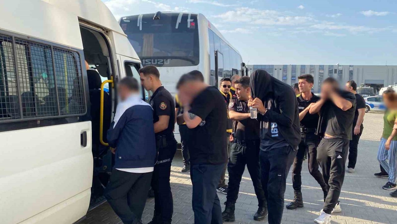 Aydın’da dev fuhuş operasyonu: 30 ekip 200 personel katıldı