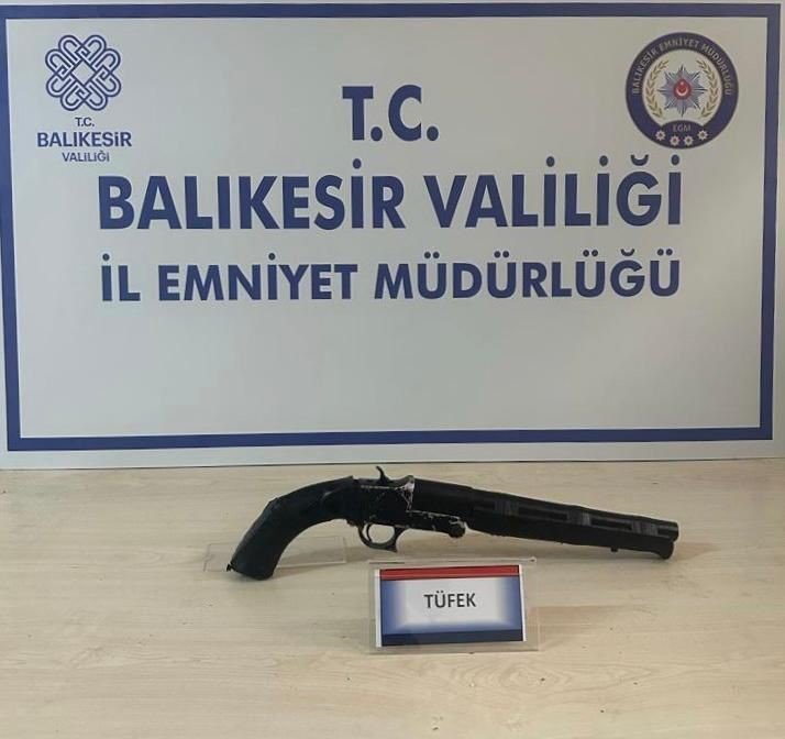 Balıkesir’de aranan 17 şahıs tutuklandı