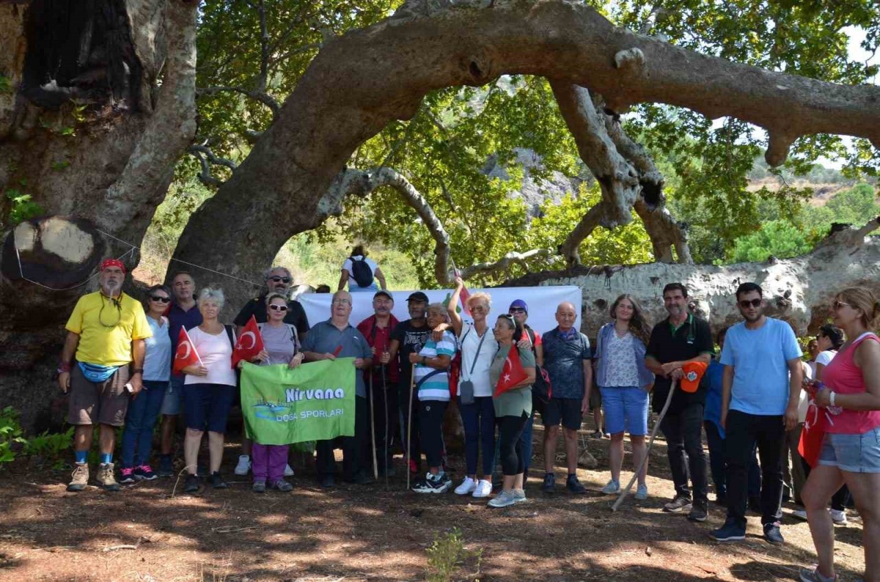 Atatürk Kayalıkları’na doğa yürüyüşü düzenlendi