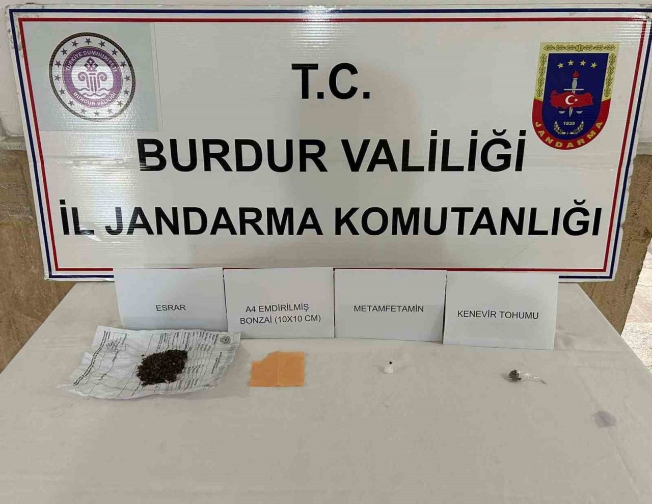 Burdur’da jandarmadan uyuşturucu operasyonu