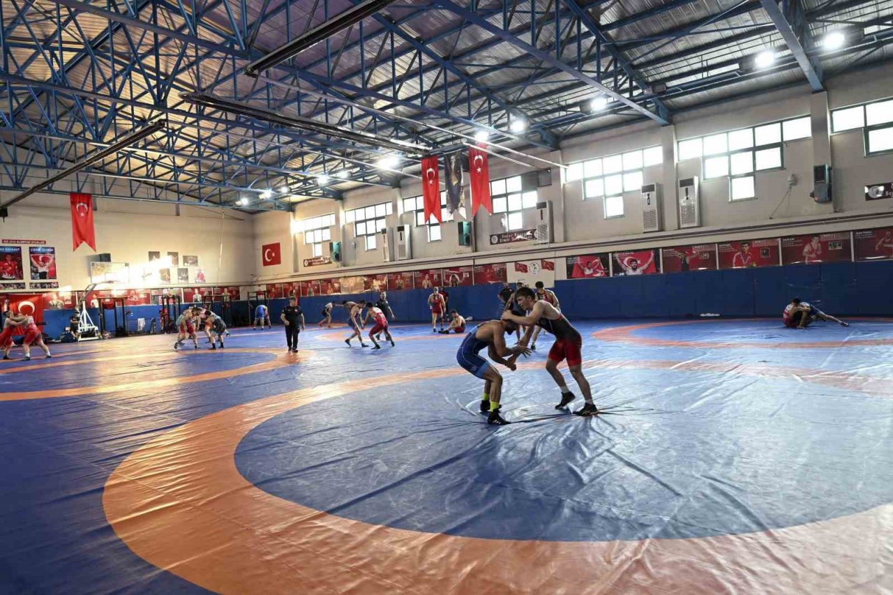 Cumhurbaşkanı Erdoğan, Bakan Bak’ın telefonundan Taha Akgül ile görüştü