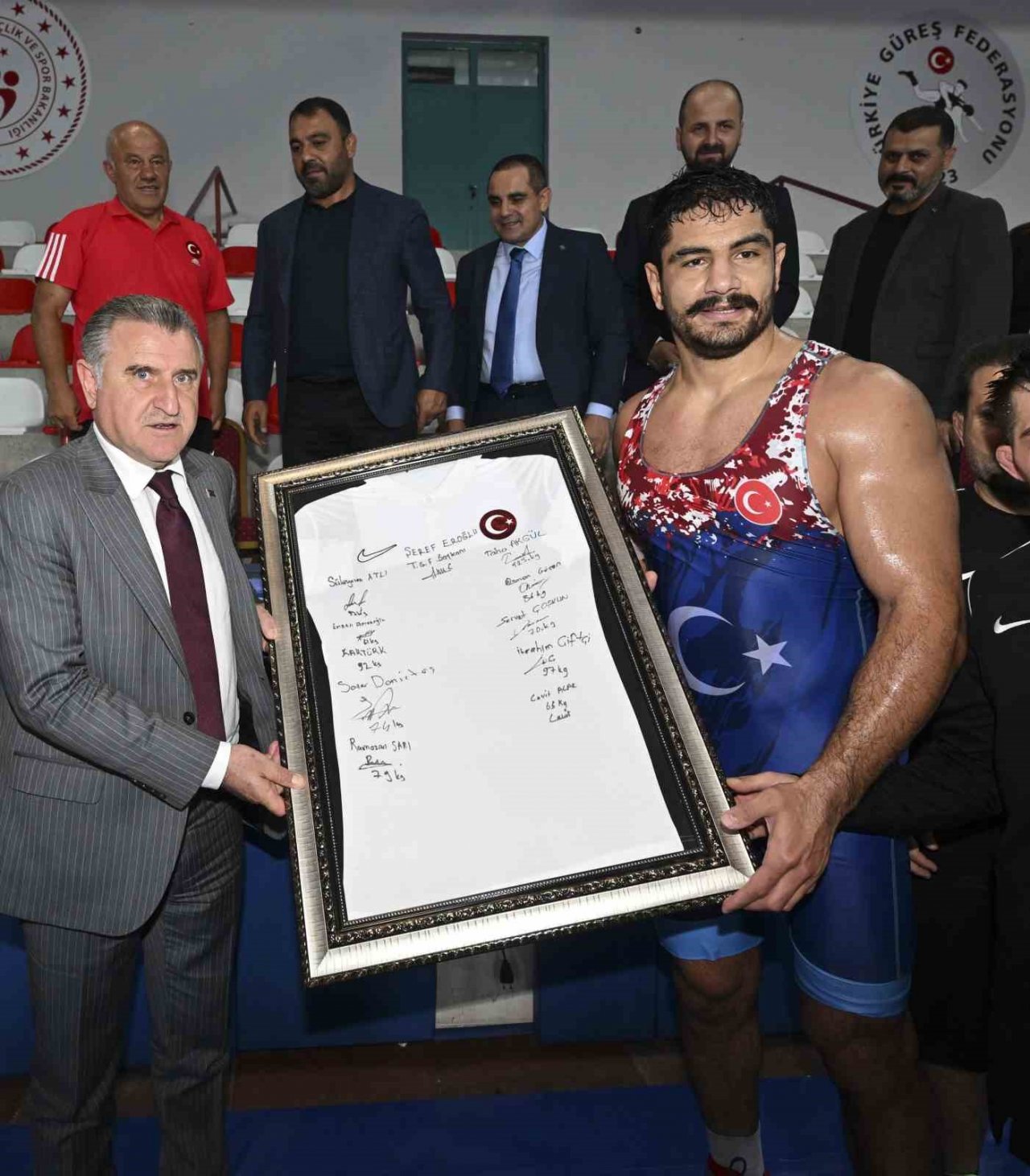 Cumhurbaşkanı Erdoğan, Bakan Bak’ın telefonundan Taha Akgül ile görüştü