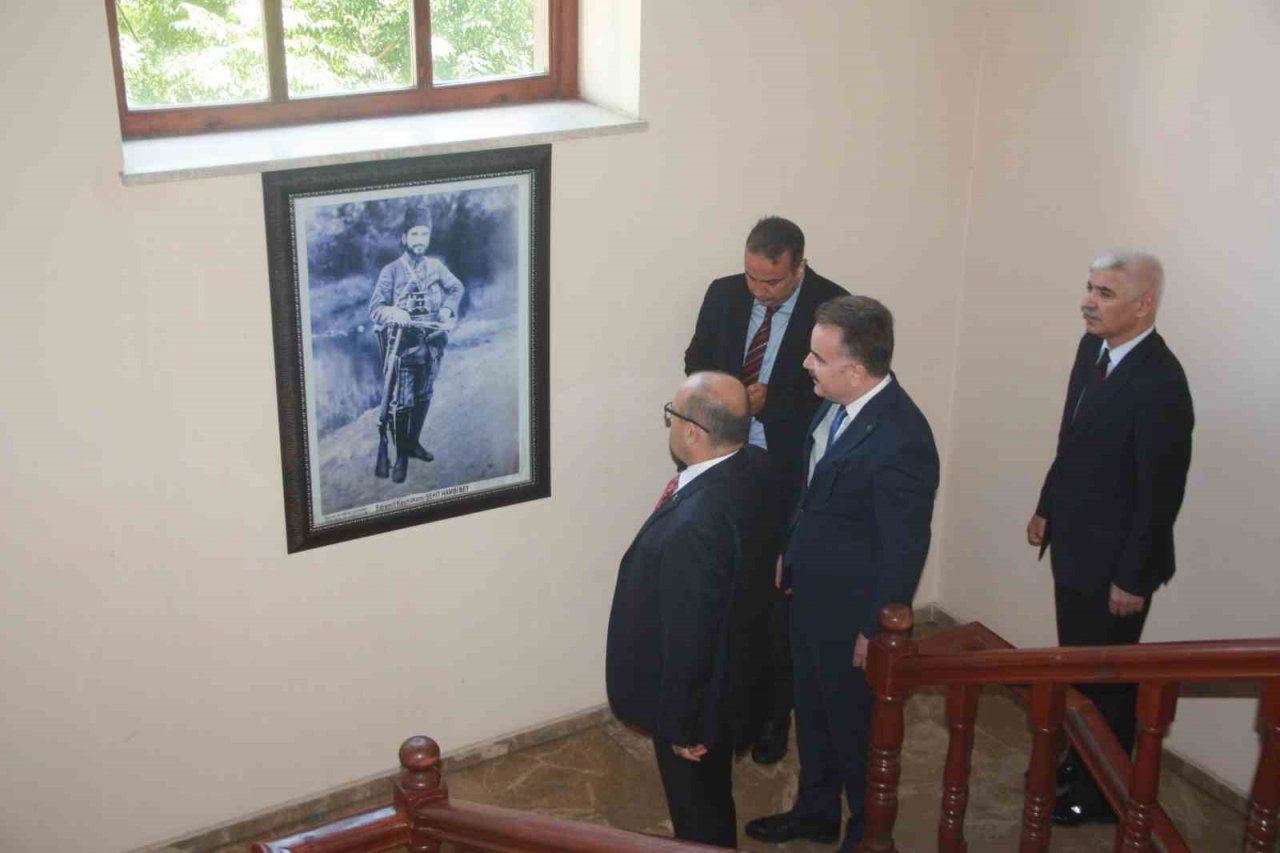 Vali İsmail Ustaoğlu’ndan ilk ilçe ziyareti Edremit’e