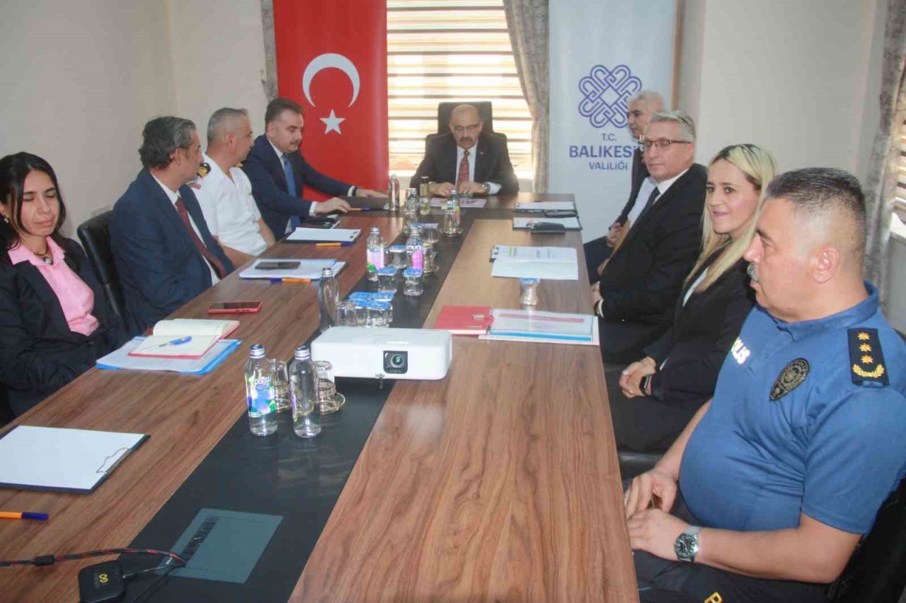 Vali İsmail Ustaoğlu’ndan ilk ilçe ziyareti Edremit’e