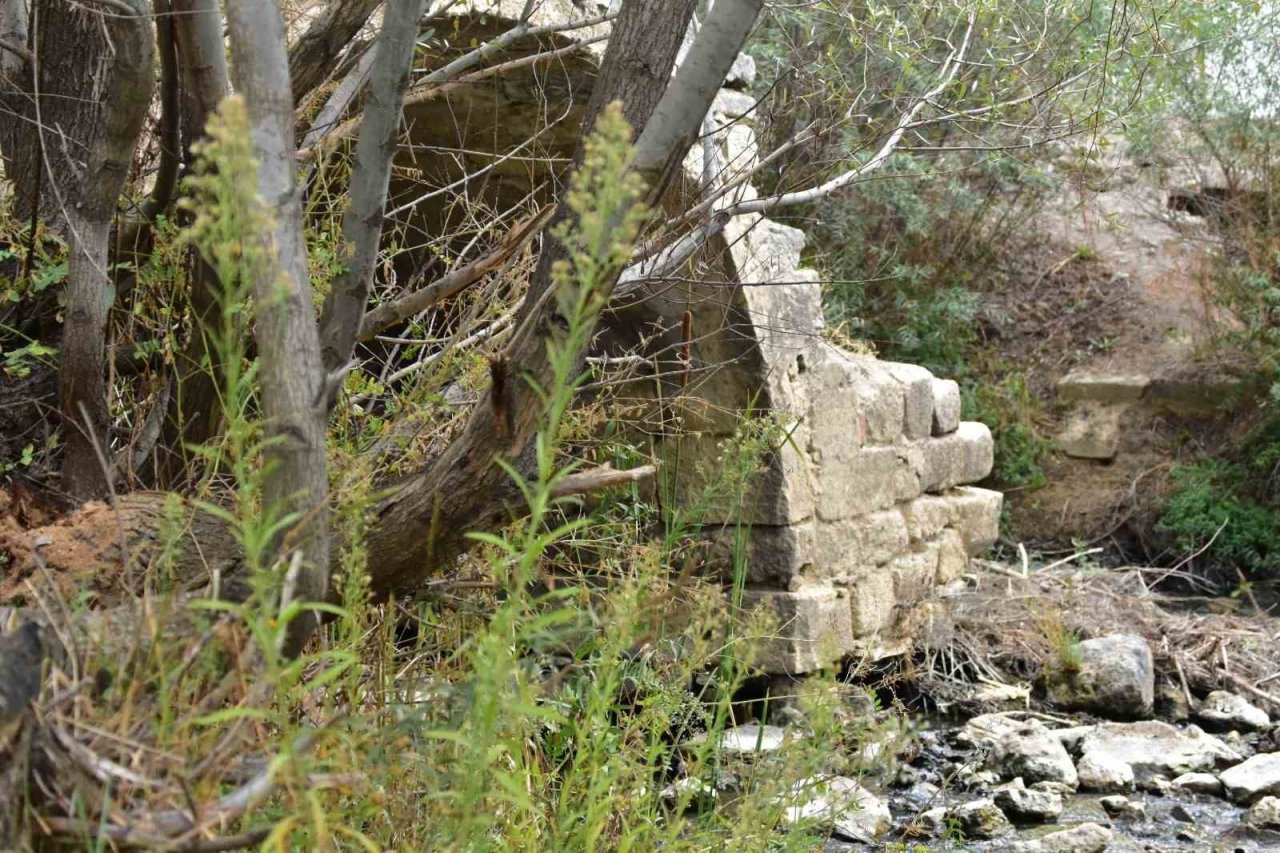 Kanuni’yi Rodos seferine götüren tarihi köprü yok oluyor