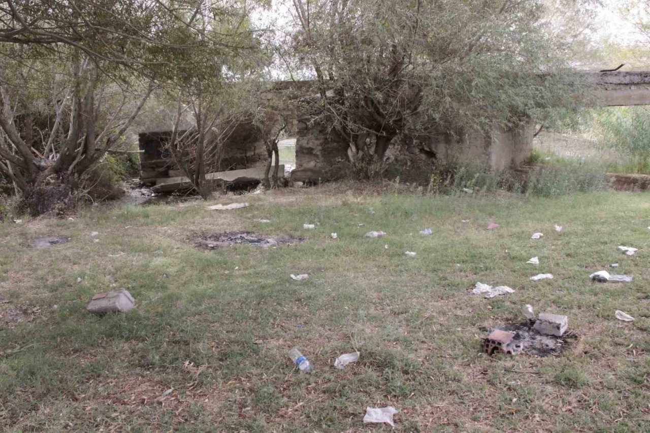 Kanuni’yi Rodos seferine götüren tarihi köprü yok oluyor