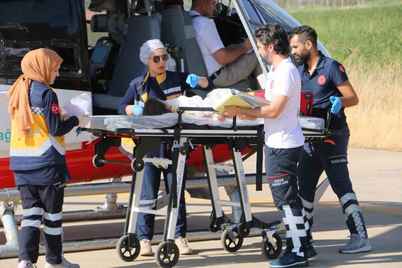 Ambulans helikopter 2,5 yaşındaki Eda için havalandı