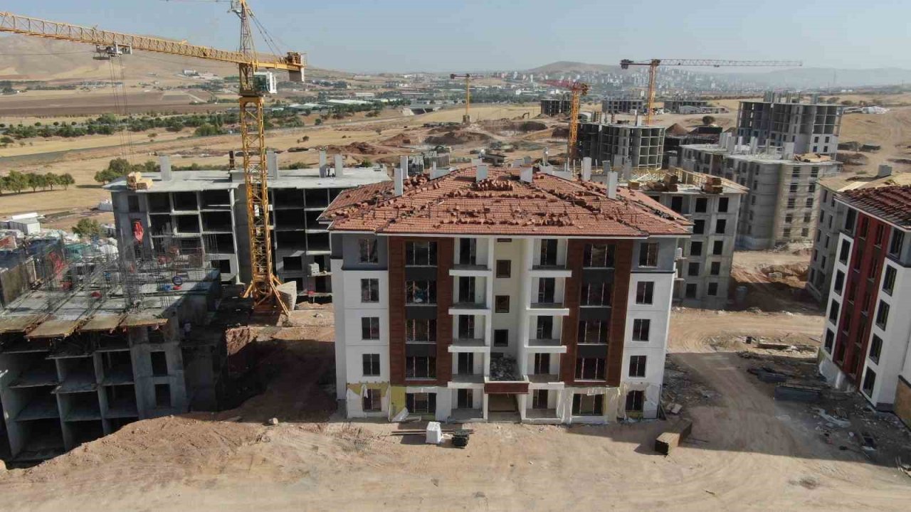 Elazığ’da kalıcı konutların 13’üncü bloğu tamamlandı