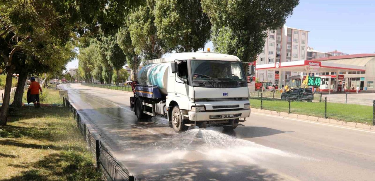 Erzurum’da temizlik timleri işbaşında