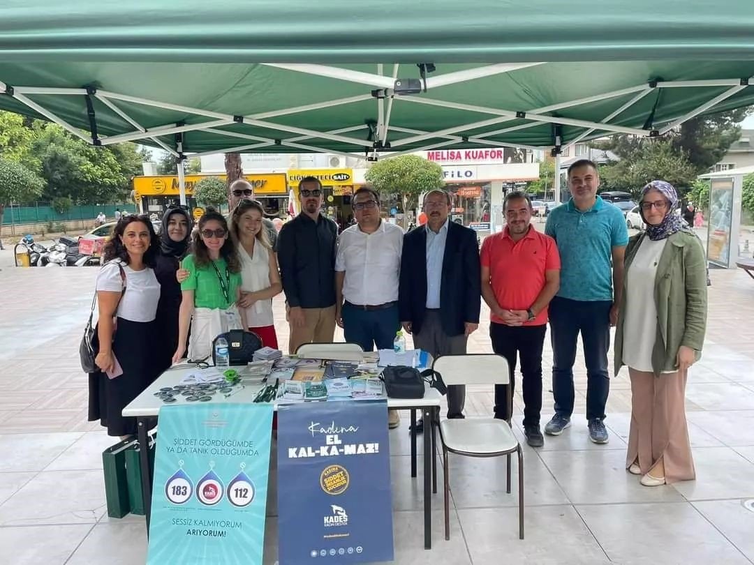 Halk sağlığı haftasını muayene ederek kutladılar