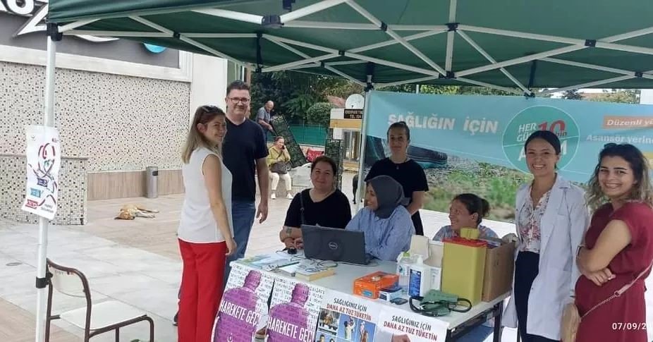 Halk sağlığı haftasını muayene ederek kutladılar