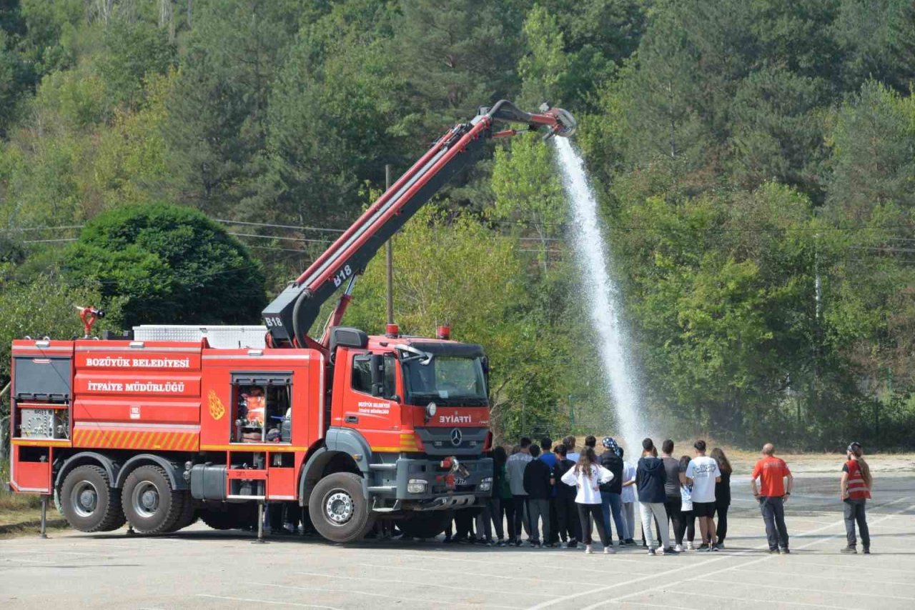 Gençler “Doğa Kampı”nda eğlenirken öğreniyor