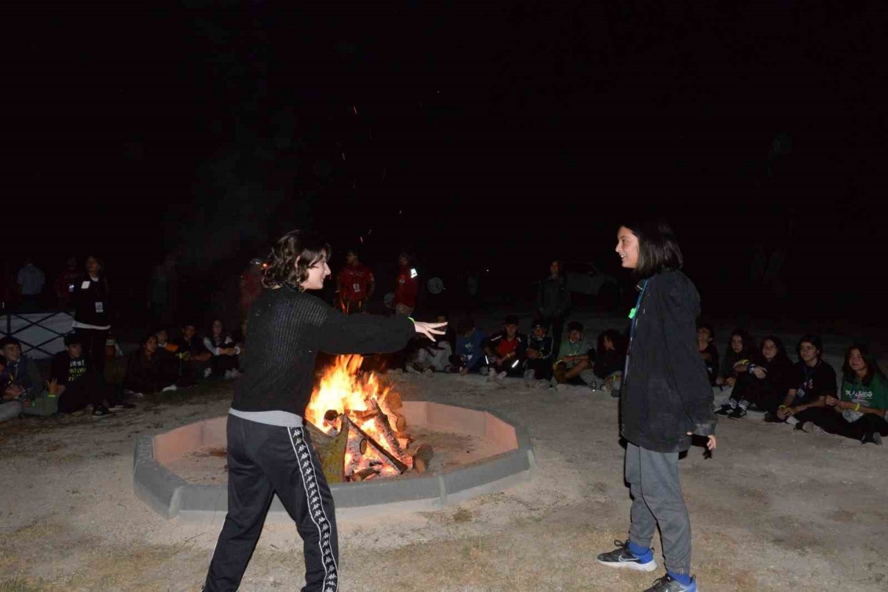 Gençler “Doğa Kampı”nda eğlenirken öğreniyor