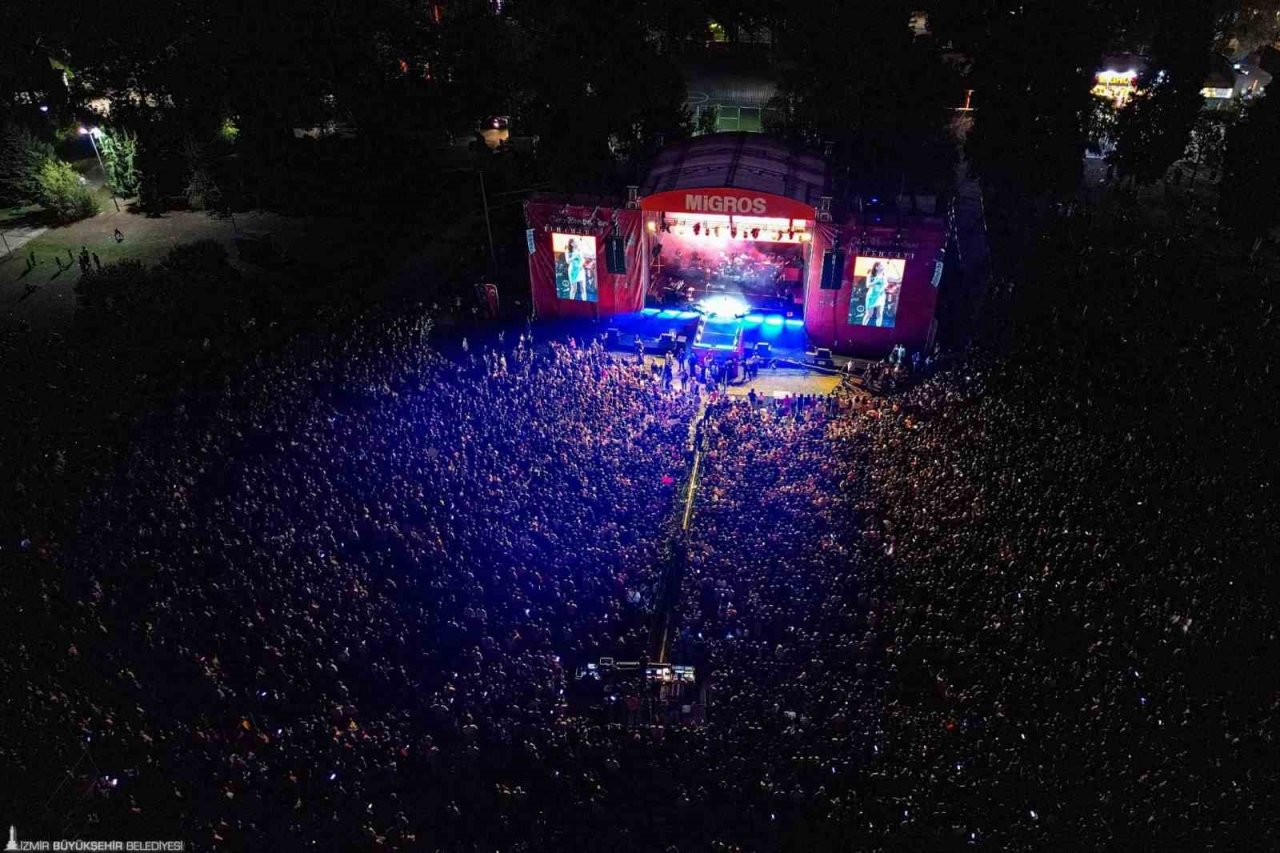 92. İzmir Enternasyonal Fuarı’nda müzik durmuyor