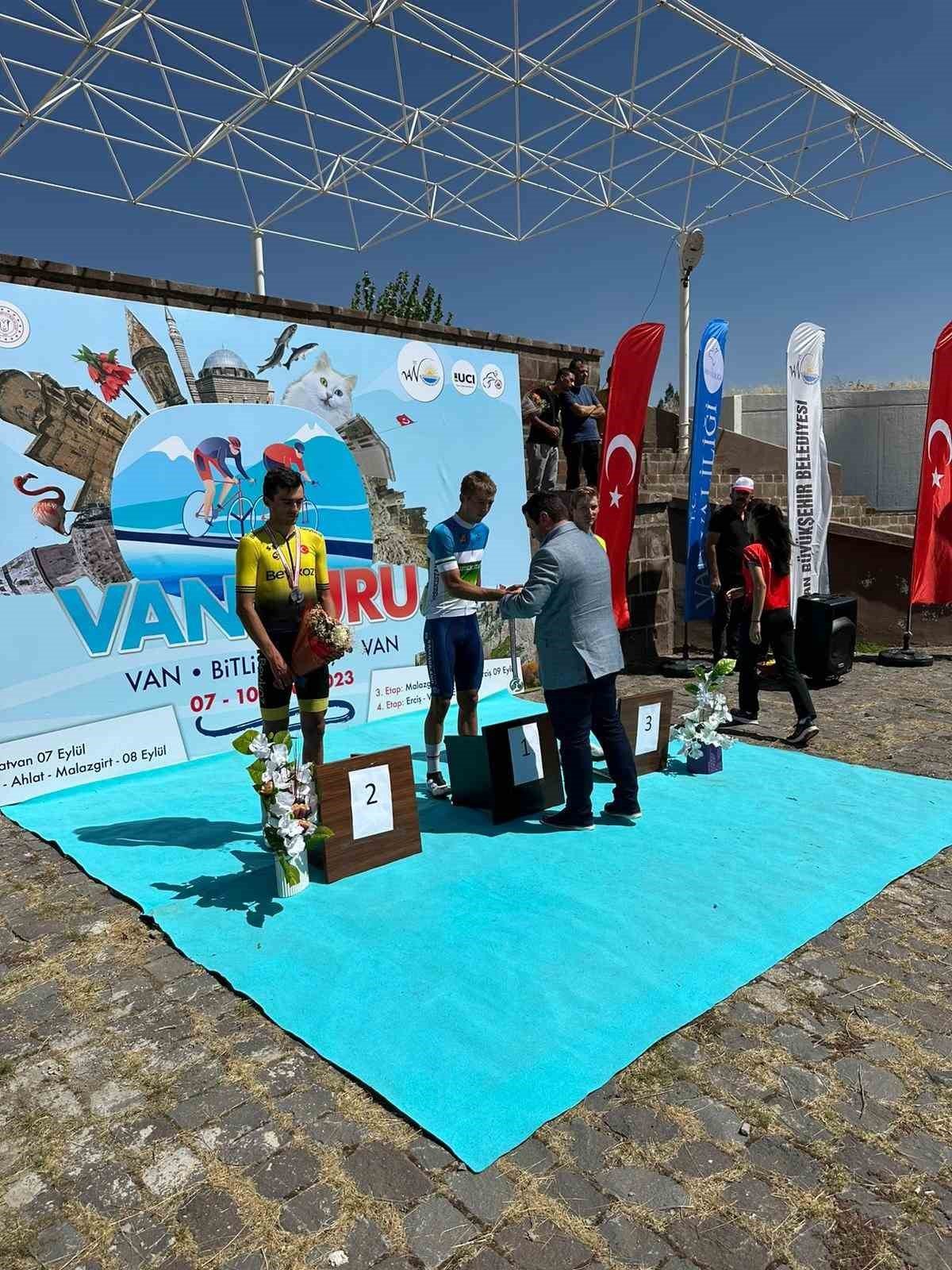 "Tour of Van" Uluslararası Bisiklet Yarışı devam ediyor