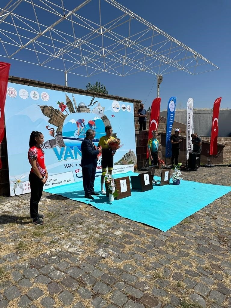 "Tour of Van" Uluslararası Bisiklet Yarışı devam ediyor