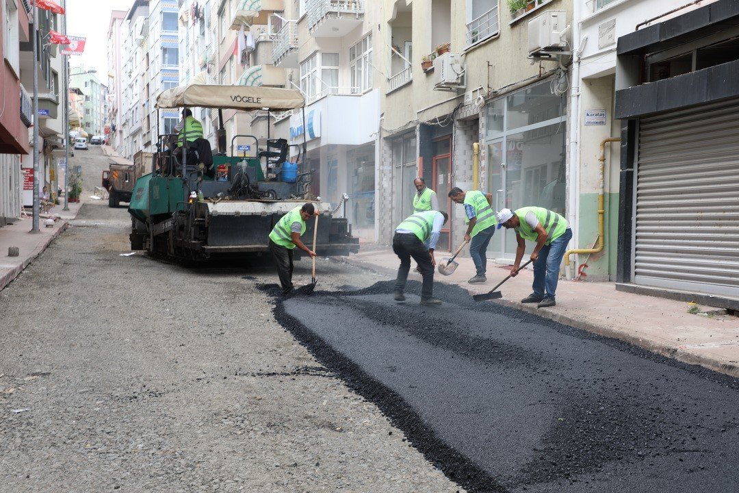 İlkadım’da selin deforme ettiği yollar onarılıyor