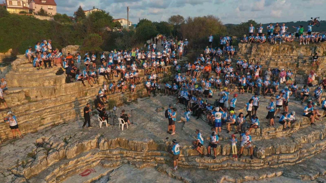 Turizm destinasyonuna pedal çeviriyorlar