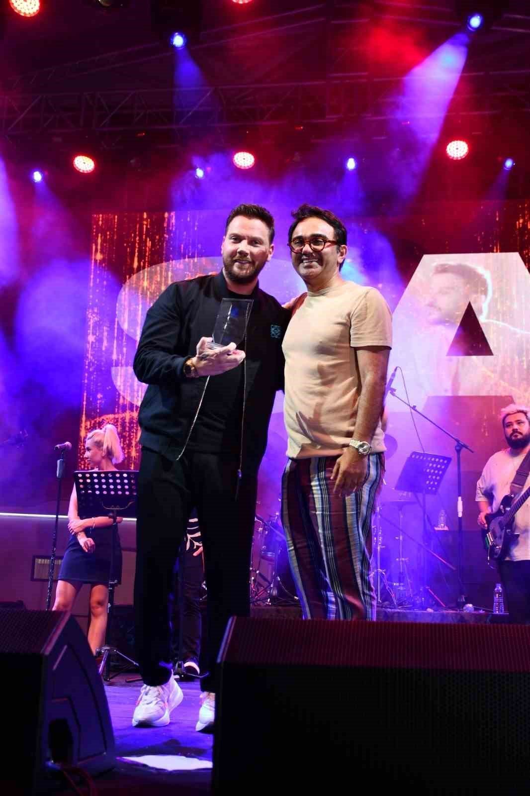 Kuşadası’nda kurtuluşun 101’inci yılına coşkulu kutlama