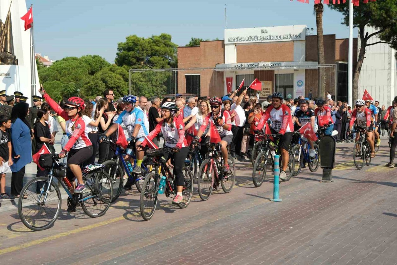 Manisa’da kurtuluş günü etkinlikleri duygulandırdı