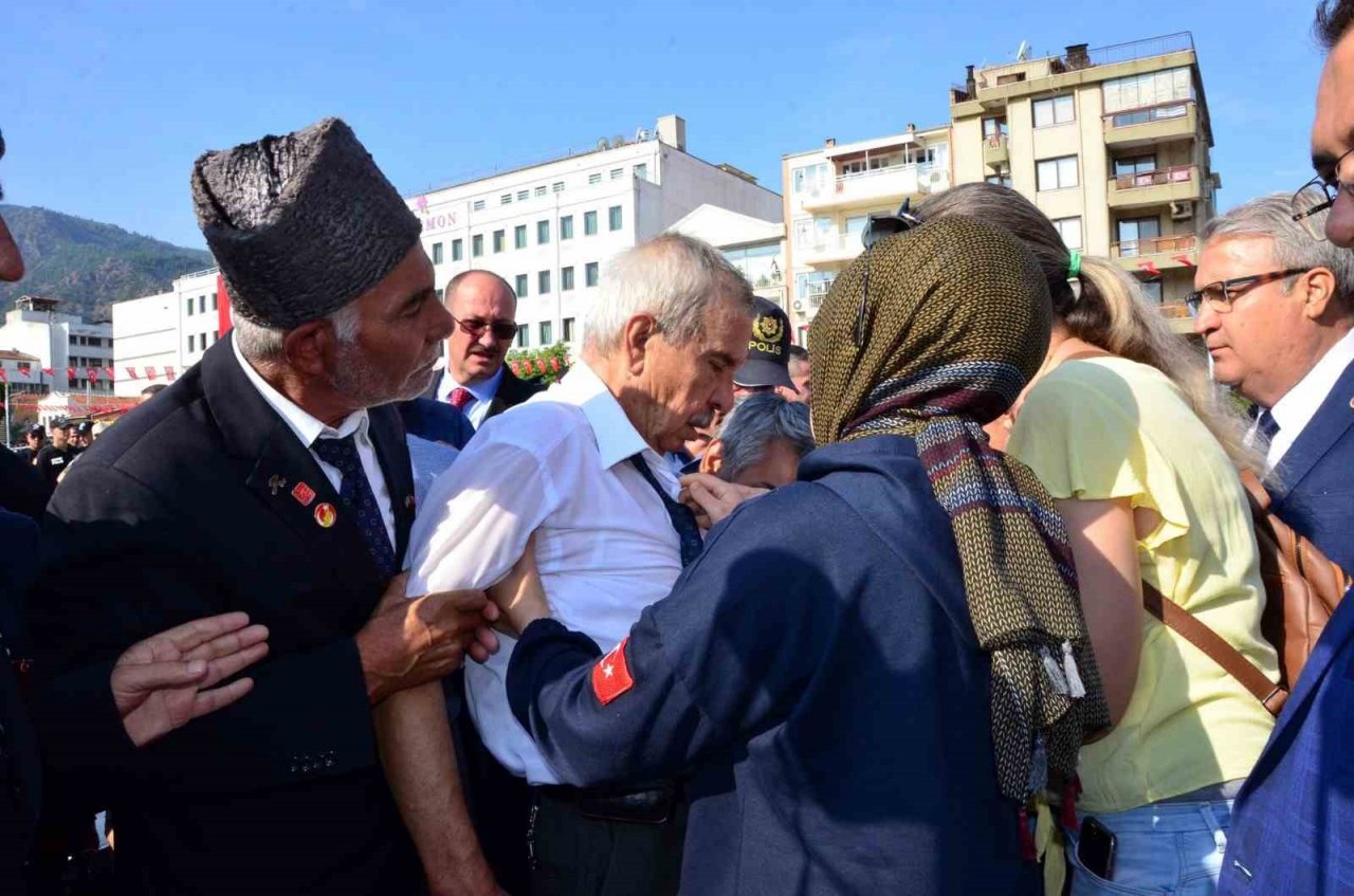 Manisa’da kurtuluş günü etkinlikleri duygulandırdı