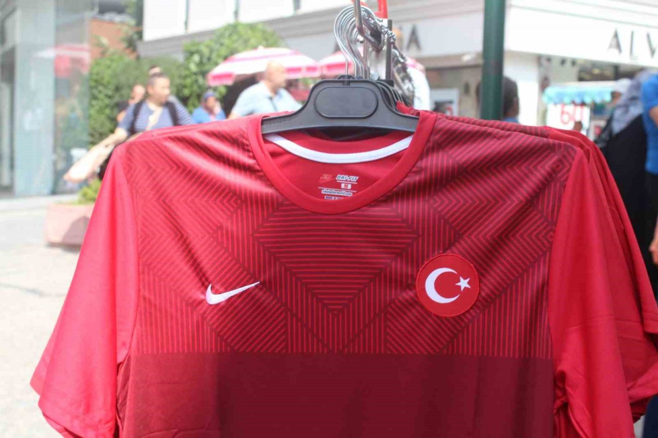 Eskişehirli esnaf milli takımın Ermenistan’ı yeneceğine inanıyor