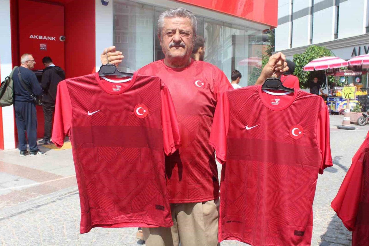 Eskişehirli esnaf milli takımın Ermenistan’ı yeneceğine inanıyor